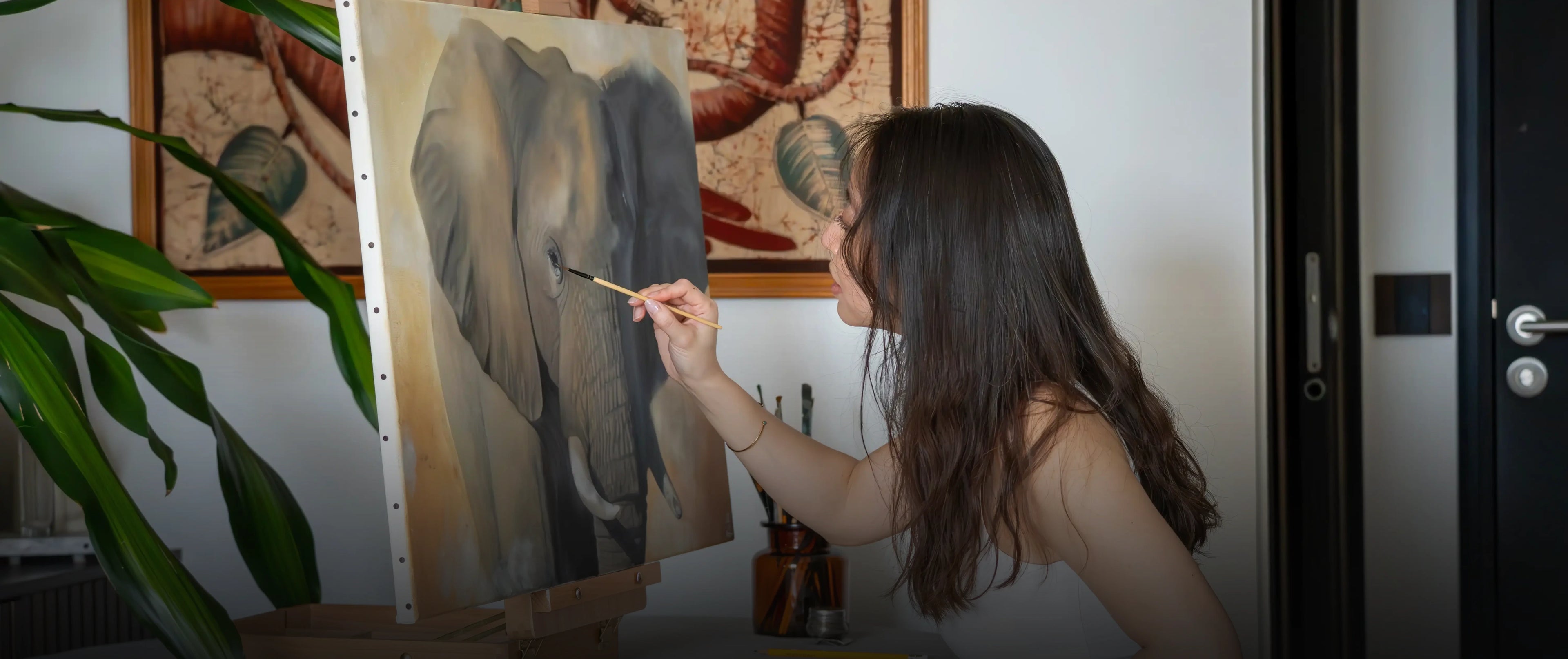 notre histoire peinture de la fondatrice représentant un éléphant